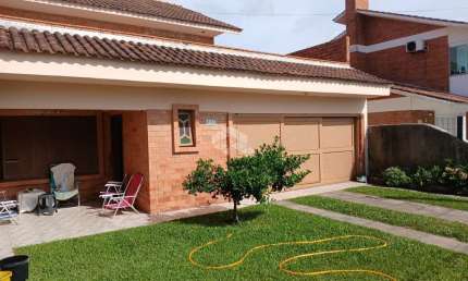 Sobrado em Xangri-lá - 5 Dormitórios - Ideal para Famílias Grandes ou Investimento!