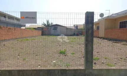 Terreno 12x25 à venda em Capão Novo - Oportunidade única!