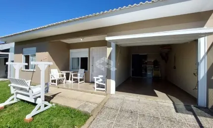 Viva o melhor de Capão Novo: Casa 3 quartos com suíte, lazer e tranquilidade para toda a família!