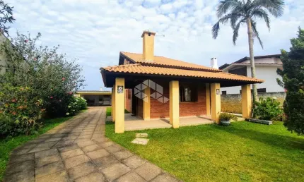 Casa 3 dormitórios 1 suíte, Capão da Canoa próximo ao mar!!!