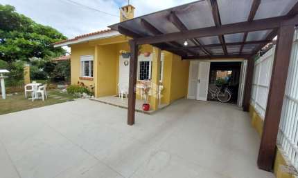 Casa em Capão Novo - Ideal para Família! Piscina, Playground e Churrasqueira!