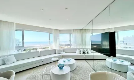 Apartamento 4 dormitórios, sendo os 4 suítes, vista mar, 175,91m², 2 box, mobiliado e decorado bairro navegantes