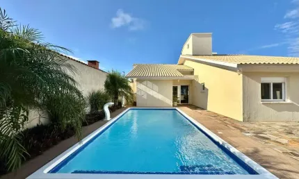 Casa à venda  em atlântida próximo ao centro e plataforma !!