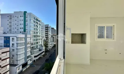 APARTAMENTO COM 2 DORMITÓRIOS SENDO 1 SUÍTE  COM SACADA DE FRENTE E  INFRA!!!!