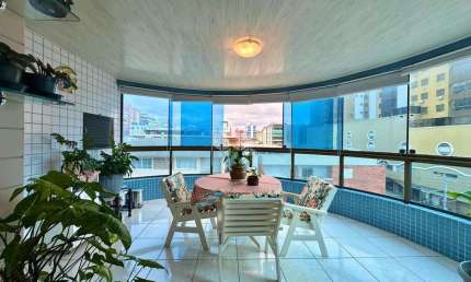 APARTAMENTO MOBILIADO 2 DORMITÓRIOS SENDO 1 SUÍTE E SACADA DE FRENTE !!!