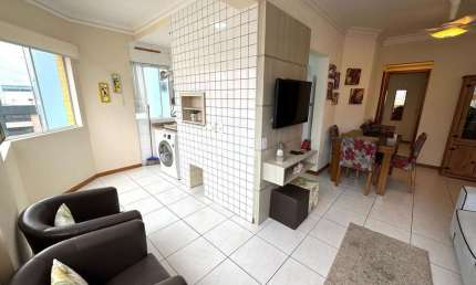 Apartamento 02 dormitórios sendo 01 suíte, ?Mobiliado e decorado, Norte/Leste, no coração o Centro de Capão a Canoa