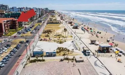 Prédio a beira mar no centro 3 dormitórios mobiliado