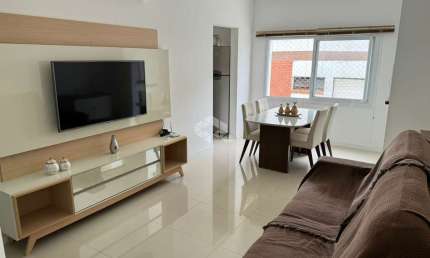 APARTAMENTO COM 2 DORMITÓRIOS SENDO 1 SUÍTE PRÓXIMO AO MAR!!!