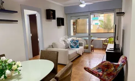 Apartamento 02 dormitórios, mobiliado de frente Sepé com sacada