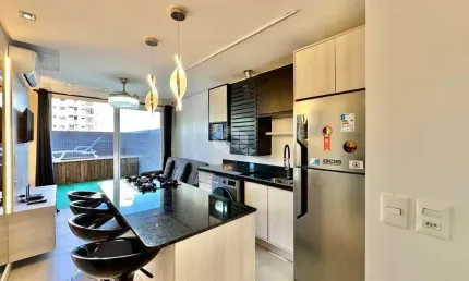 Apartamento à venda na Zona Nova em Capão da Canoa com 1 suíte e terraço privativo com banheira de hidromassagem