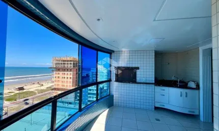 Apartamento Beira Mar, 3 dormitórios, 1 Suíte, living integrado, sacada com vista Mar, reformado e mobiliado, em Capão da Canoa.