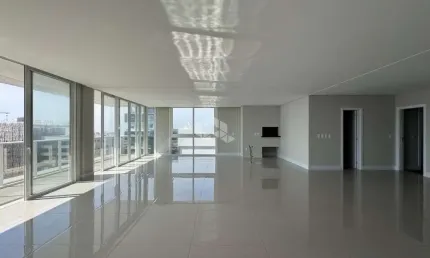 Apartamento NOVO, nunca habitado, 213 m² de área privativa, 04 suítes, sacada com vista para o Mar, em Capão da Canoa/RS.