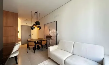 Apartamento novo com terraço, mobiliado, 02 dormitórios(sendo 01 suíte), no bairro navengantes, em capão da canoa/rs.