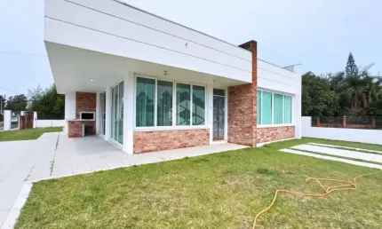 Casa à venda em atlântida, xangri-lá com 4 quartos (4 suítes)