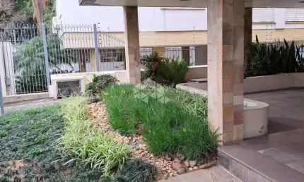 Apartamento 2 dormitórios mais dependência perto da Praça da Encol.