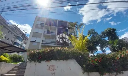 Apartamento dois dormitórios, dois banheiros com vaga, sol norte