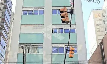 Espaçoso 3 dormitórios, suite e vaga entre o shopping total e a redenção