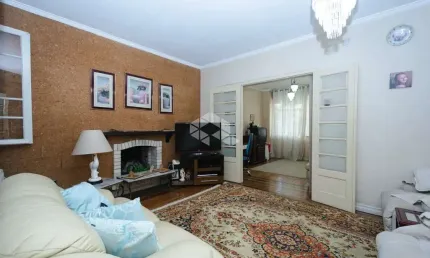 Casa com 3 quartos à venda na Rua General Gomes Carneiro, 258, Medianeira, Porto Alegre