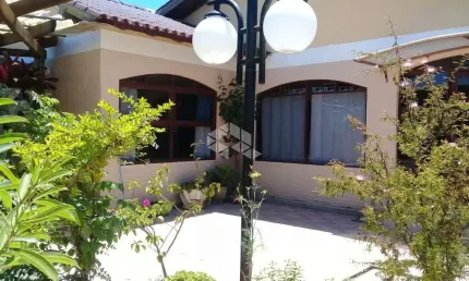 Casa com 2 quartos à venda na Rua Mercedes Azzolini, 331, Ponta Grossa, Porto Alegre