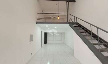 Loja comercial/rua com mezanino Moinhos de Vento com 48,76m² de privativo.