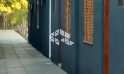Casa 2d, sala de estar, banheiro, cozinha, área externa e estacionamento  pronta para morar
