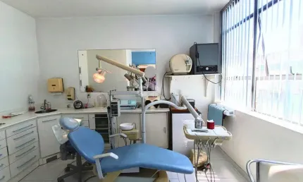 Sala comercial no centro de porto alegre. 26m², andar alto, lavabo, portaria e 3 elevadores