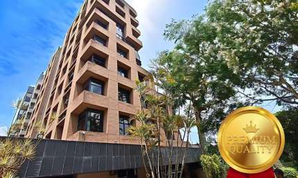 PRÓXIMO DA DOM PEDRO E CARLOS GOMES, EM ELEGANTE PRÉDIO, CONJUNTO COM 3 AMBIENTES E LAVABO