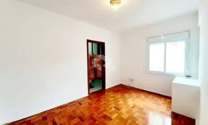 APARTAMENTO DESOCUPADO À VENDA, LOCALIZADO NA RUA DOS ANDRADAS, A 2 QUADRAS DO GASÔMETRO, COM 1 DORMITÓRIO. PRÉDIO COM ELEVADOR.