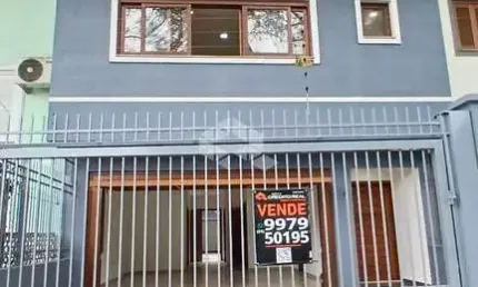 Casa Residencial de 03 dormitórios com 01 suíte com piscina - Jardim Planalto