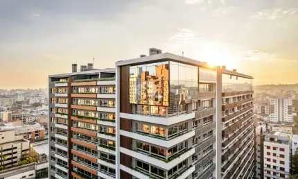 APARTAMENTO À VENDA NO BAIRRO MENINO DEUS, COM 1 DORMITÓRIO, CHURRASQUEIRA, VAGA DE GARAGE E INFRA COMPLETA