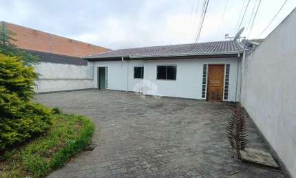 Terreno com 4 Casas á venda no bairro Boqueirão, Curitiba-PR
