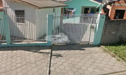Casa com 4 quartos e 180m² para vender por R$ 240.000 no bairro do Tatuquara, em Curitiba - PR.