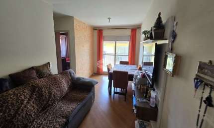 Apartamento com 2 quartos e 1 banheiro á venda no bairro Sitio Cercado, Curitiba - PR por R$ 235.000