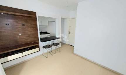 Apartamento de 2 quartos, térreo no Bairro Camaquã.