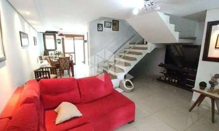 Casa localizada no condomínio Jardim do Prado com 3 quartos sendo uma suíte