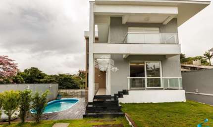 CASA 4 DORMMITÓRIOS COM 600M² CONSTRUÍDOS NO BAIRRO PORTAL GUARUJÁ!