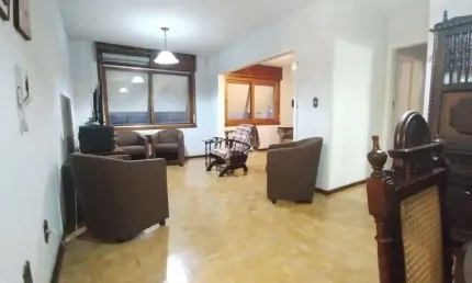 Apartamento 03 dormitórios com garagem no bairro Teresópolis em Porto Alegre