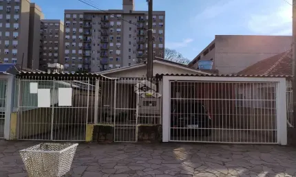 Casa com 2 quartos à venda na Rua Teotônia, 273, Camaquã, Porto Alegre