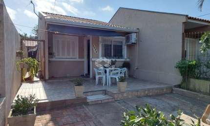Casa térrea com 2 dormitórios no bairro hípica - excelente posição solar!