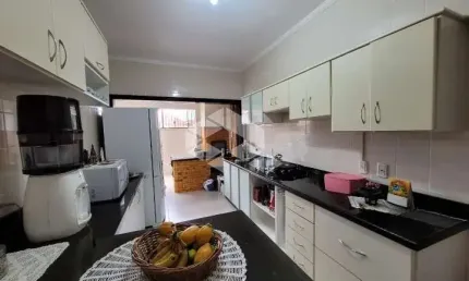Apartamento com 02 dormitórios e 01 vaga de garagem no bairro cristo redentor em caxias do sul