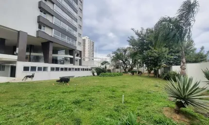 03 suítes sendo 01 máster (348m² privativos) no bairro de Lourdes em Caxias do Sul