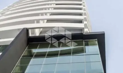APARTAMENTO SEMIMOBILIADO COM 1 DORMITÓRIO E 1 VAGA ROTATIVA NO BAIRRO LOURDES EM CAXIAS DO SUL