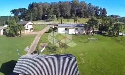 Chácara com infraestrutura completa no bairro Forqueta em Caxias do Sul
