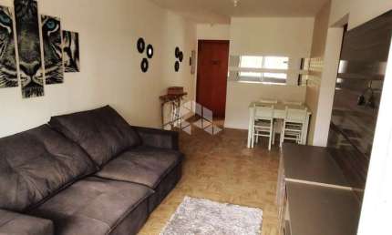 Apartamento semimobiliado de 02 dormitórios à venda no bairro Petrópolis, Caxias do Sul.