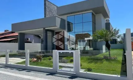 Casa de Alto Padrão a 200 Metros do Mar em Bella Torres, Passo de Torres