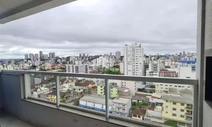 Apartamento de 02 dormitórios em andar alto em São Pelegrino, Caxias do Sul.