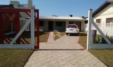 Vendo: terreno 300m², casa 100m², 03 quartos, toda cercada 500m do mar Arroio do Sal  R$ 360.mil