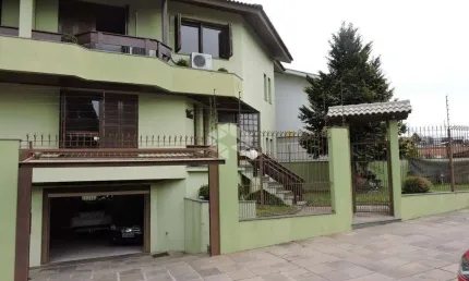 4 dormitórios sendo 01 suíte no Cinquentenário em Caxias do Sul