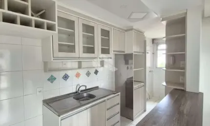Apartamento 03 dormitórios sendo 01 suíte e 01 vaga de garagem no bairro Nossa Senhora de Lourdes em Caxias do Sul