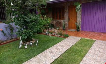Casa sobrado com 02 dormitórios a venda no Bairro Kayser em Caxias do Sul